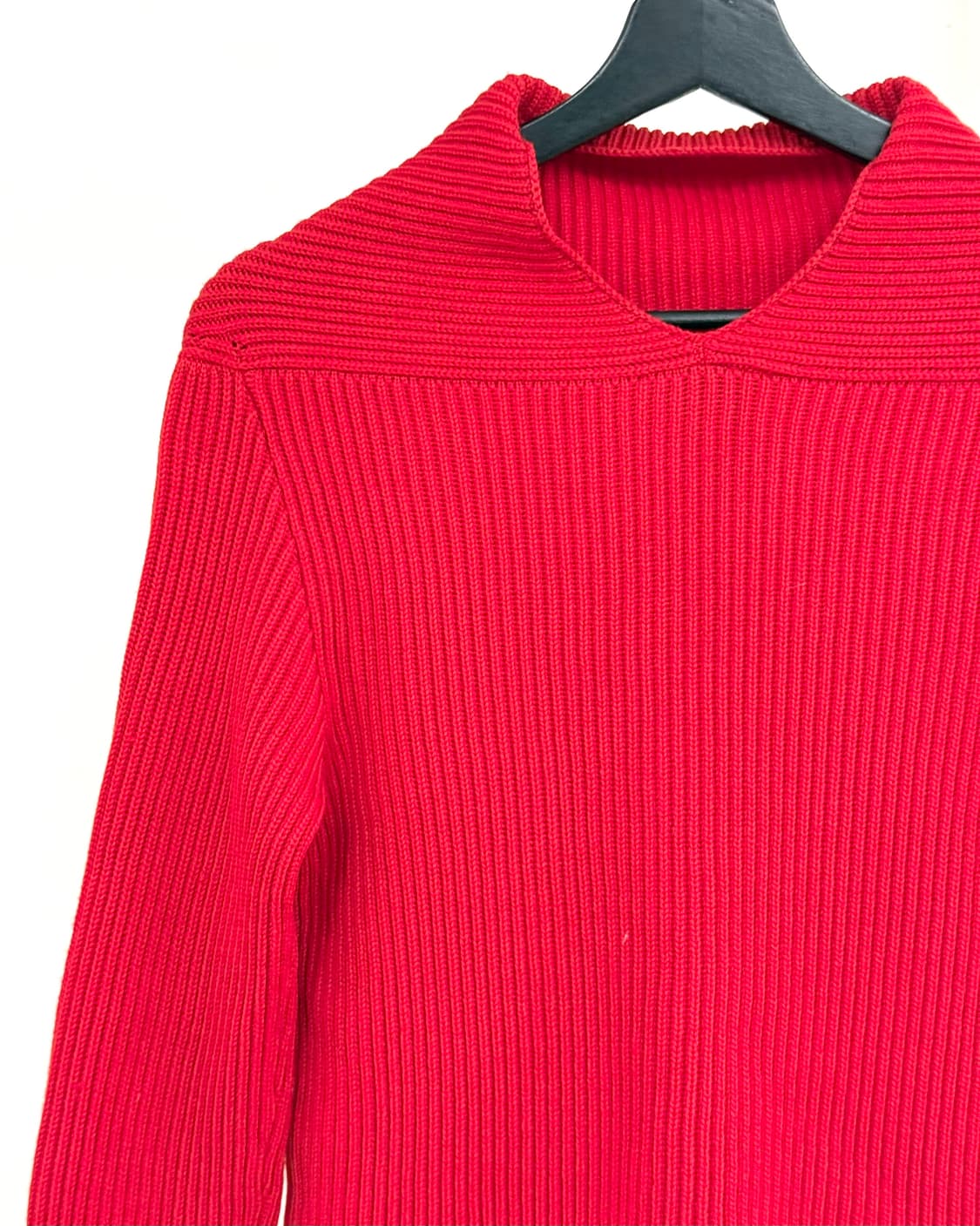 jw 앤더슨 레드 브이넥 울 니트 상품이미지3