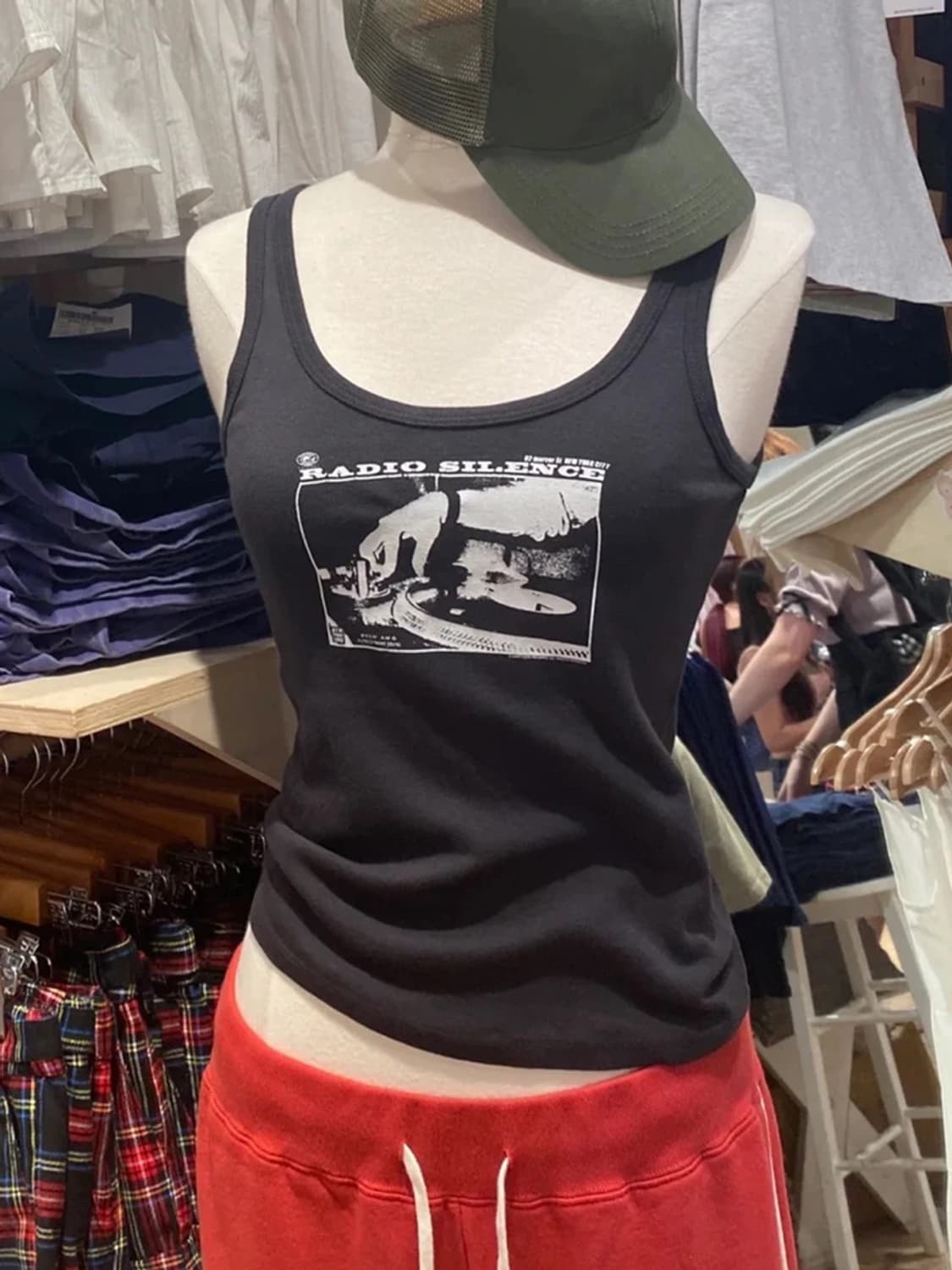 브랜디멜빌 라디오 사일런스 블랙 탱크탑 상품이미지1