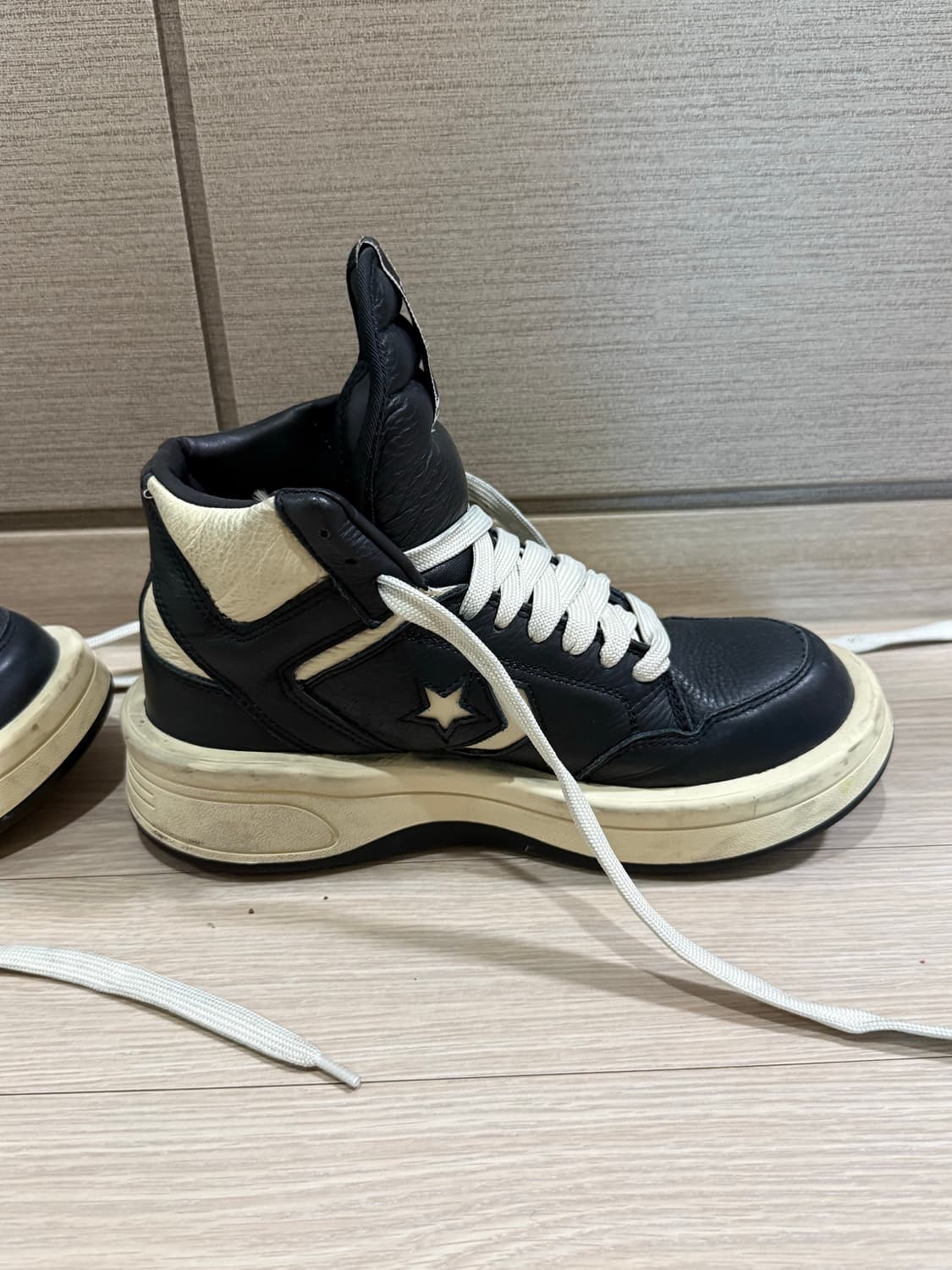 릭오웬스 터보웨폰 250 us7 45만원 상품이미지4