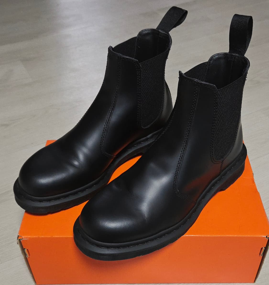 닥터마틴 2976 모노 블랙 상품이미지1