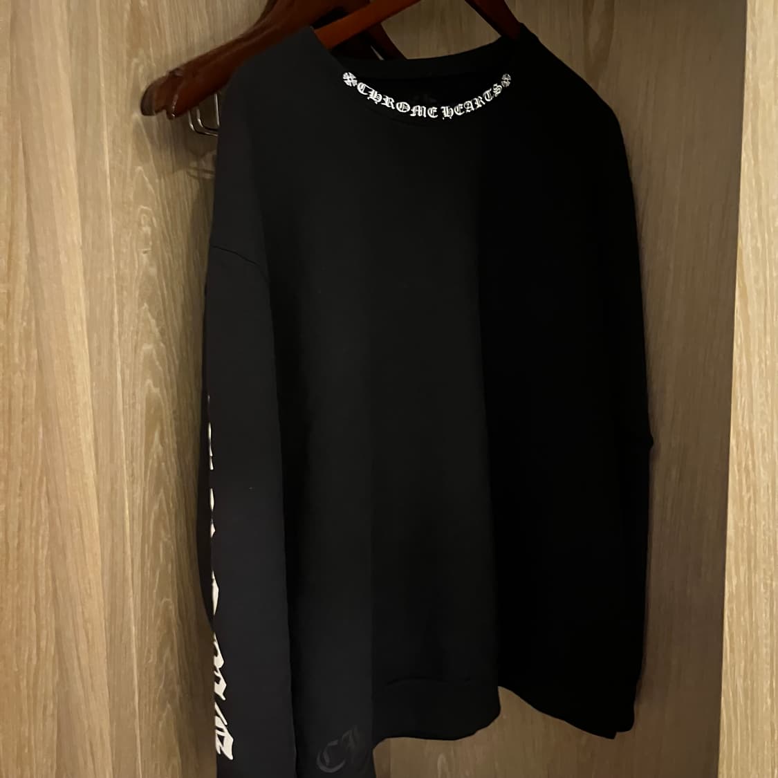 크롬하츠 넥로고 기모 맨투맨 상품이미지1