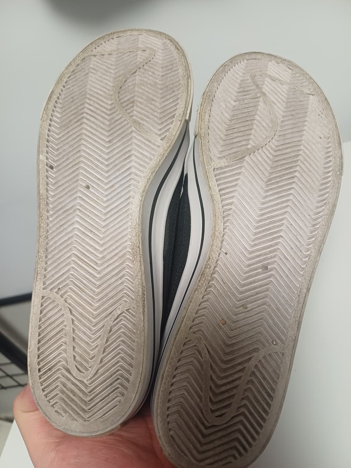 나이키 코트 레거시 뮬 검흰(235) - 상태 양호 / 스테디셀러 상품이미지6