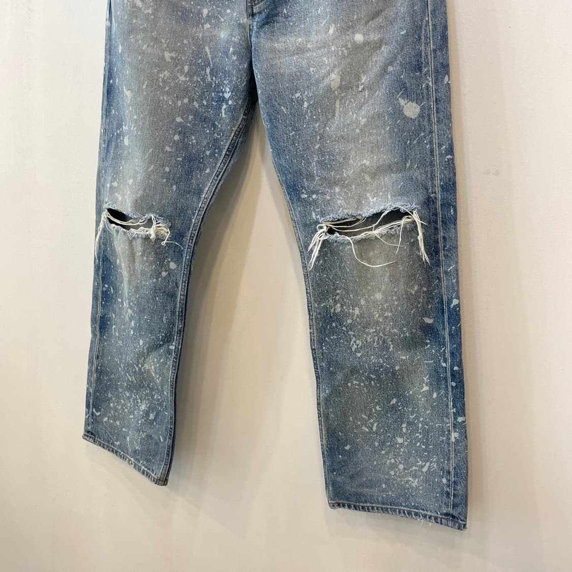 셀린느 21fw 컷디스트레시드 블리치드 진 상품이미지5