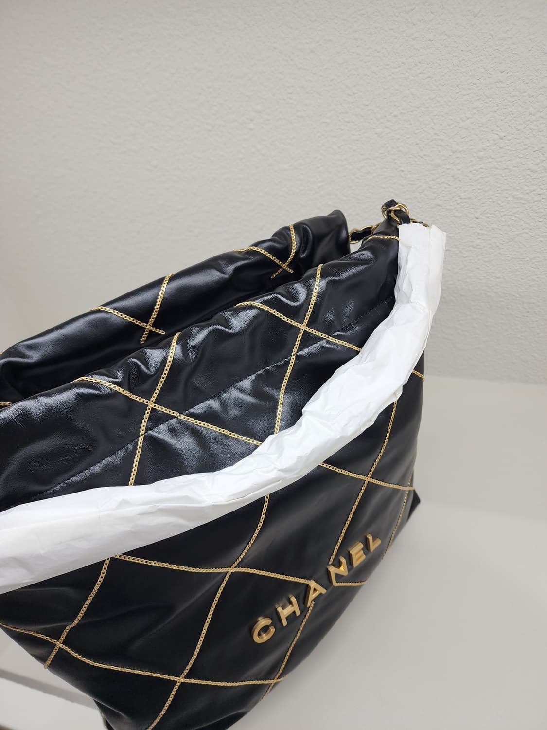 샤넬 23B AS3260 골드체인 스티치 22백 스몰 블랙 내장칩 상품이미지4