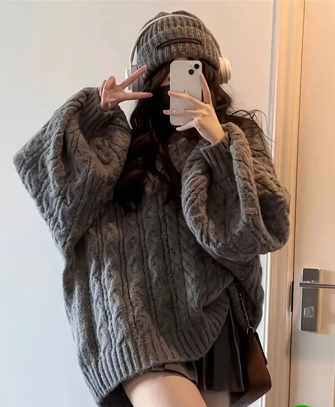 차콜 브이넥니트 상품이미지3