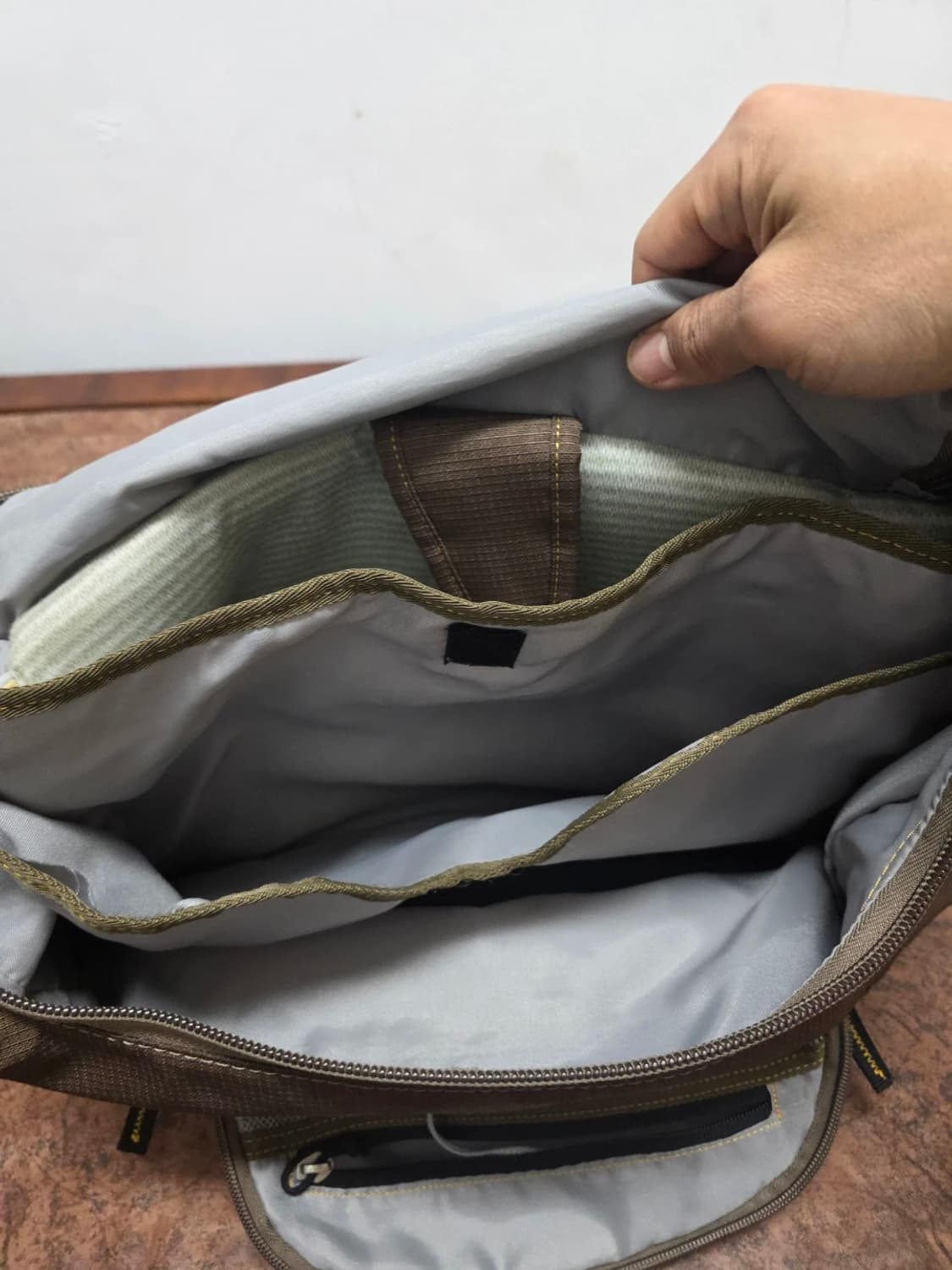 KEEN 킨 메신저백 크로스백 상품이미지8