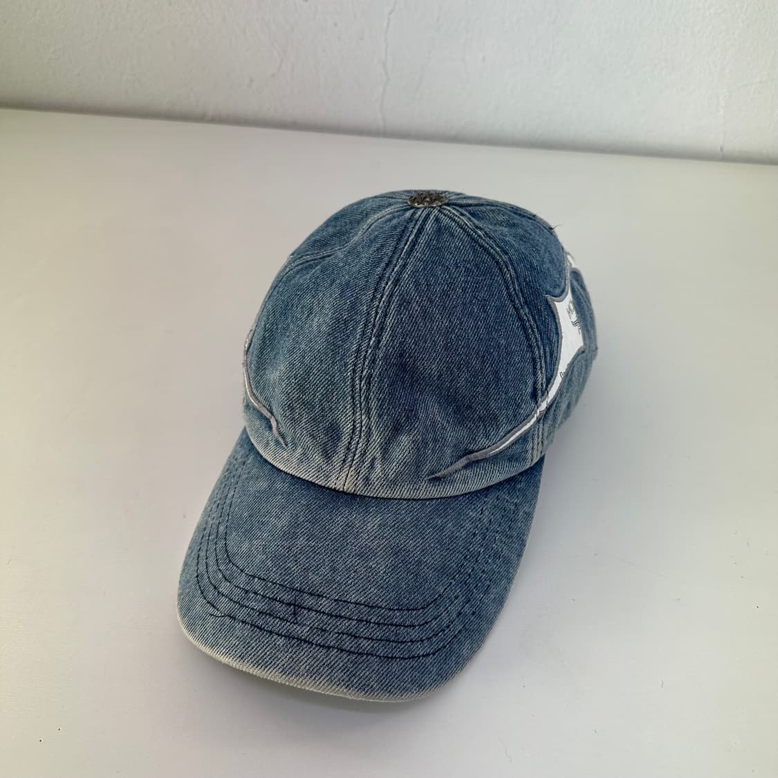 OS 떠그클럽 X MCM 레더포인트 트라이벌 데님볼캡 상품이미지4