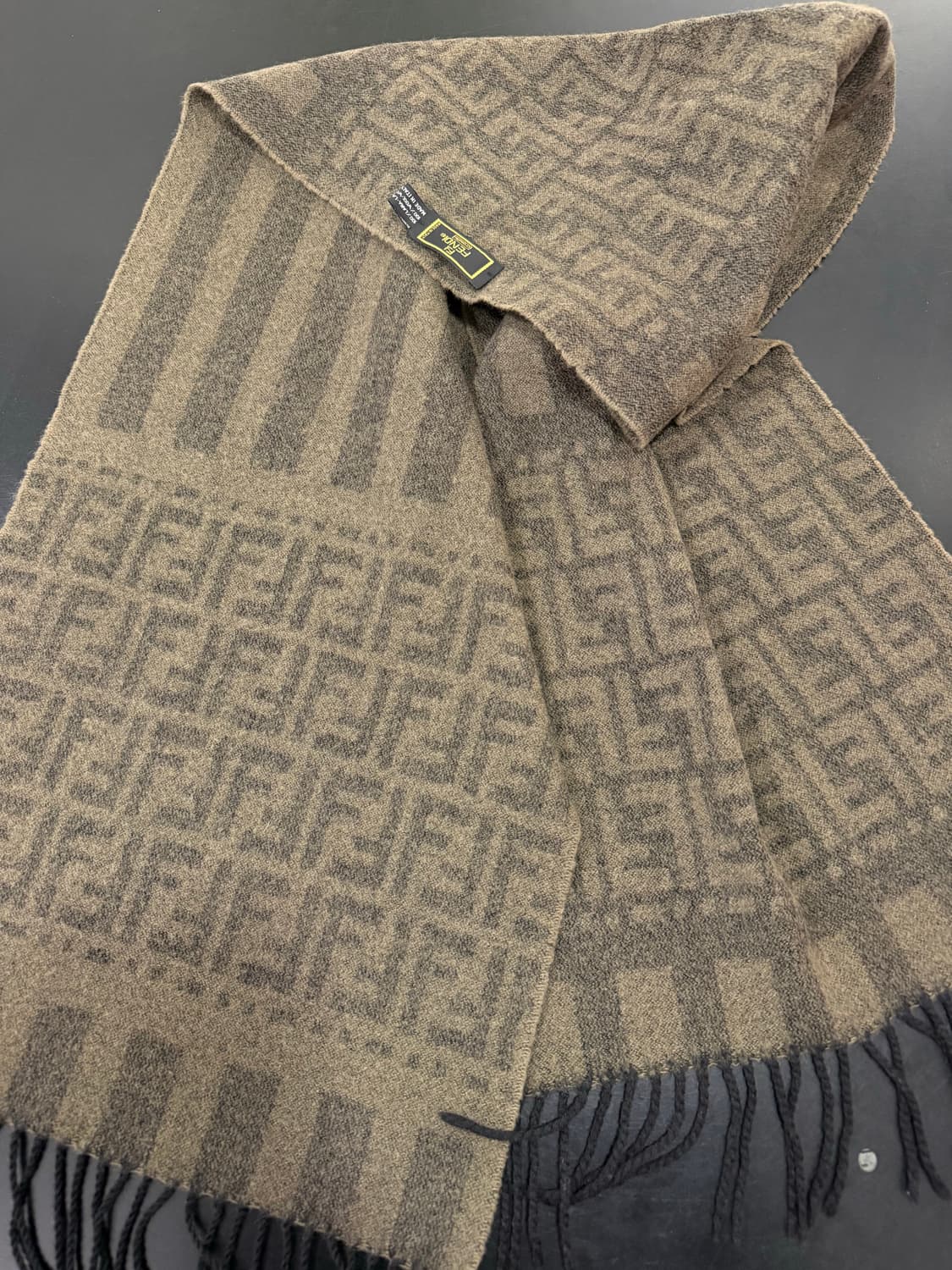 펜디 주카 머플러 상품이미지1