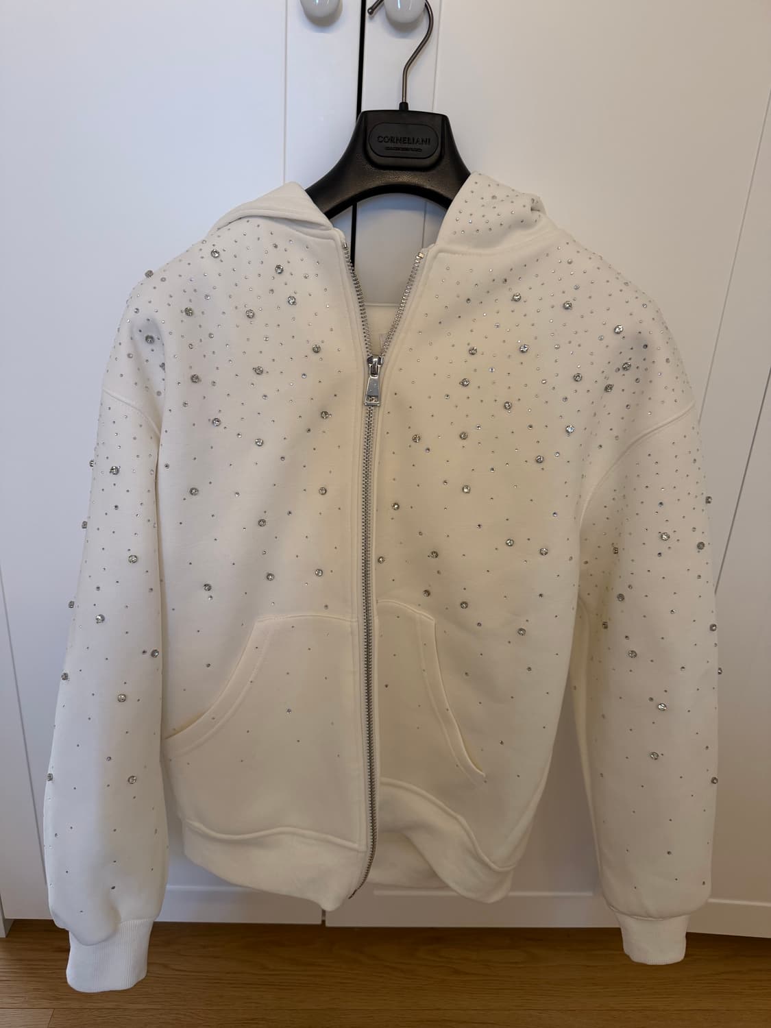 VYBES 스와로브스키 후드집업 상품이미지1