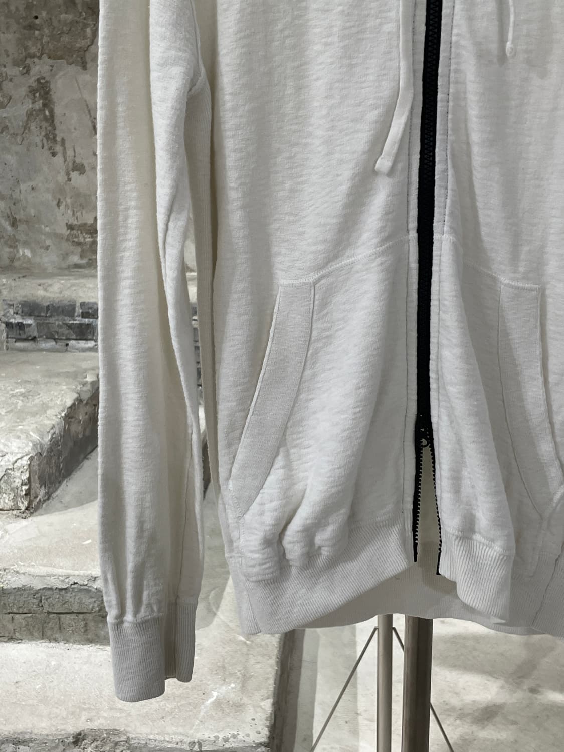 스톤 아일랜드 화이트 와펜 투 웨이 씬 후디 집업 상품이미지4