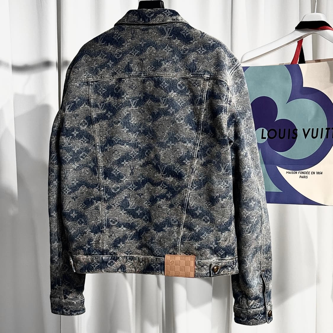 [새상품/105] 25FW루이비통 테피스트리 모노그램 데님 트러커 자켓 상품이미지9