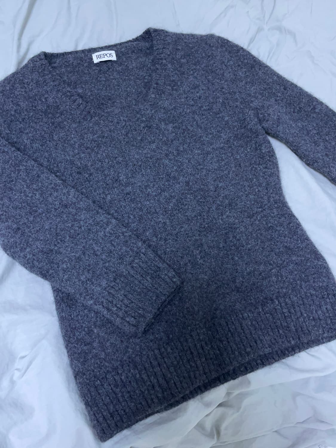 리포스 알파카 브이넥 차콜 S 상품이미지1