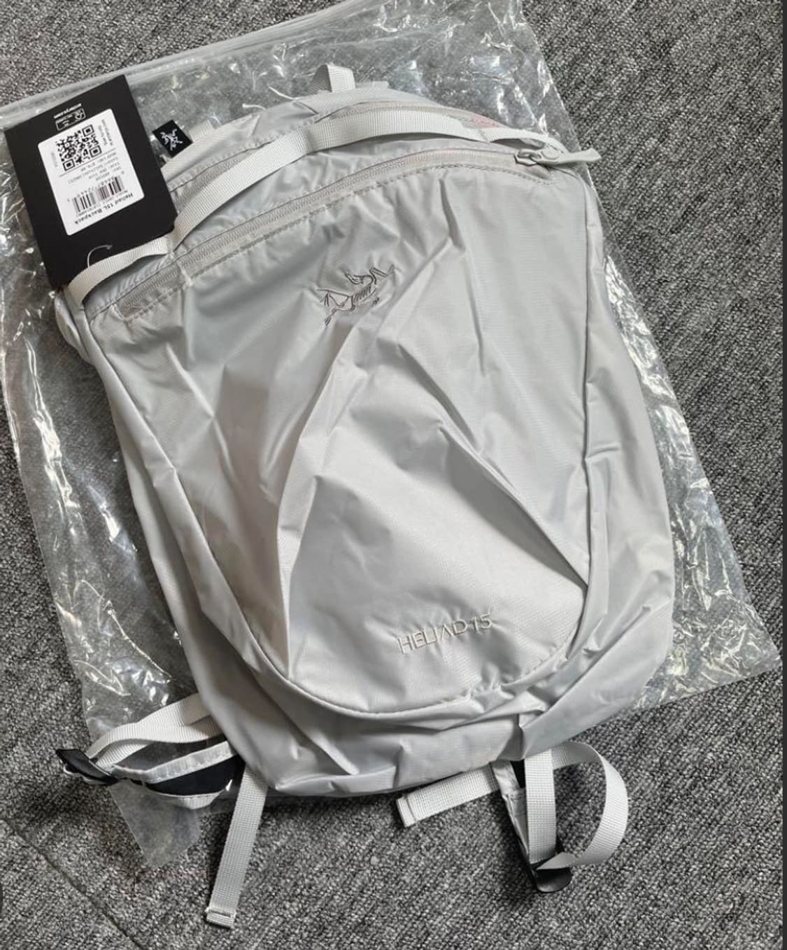 Arc'teryx HELIAID 15 아크테릭스 헬리아드 그레이 백팩 상품이미지1