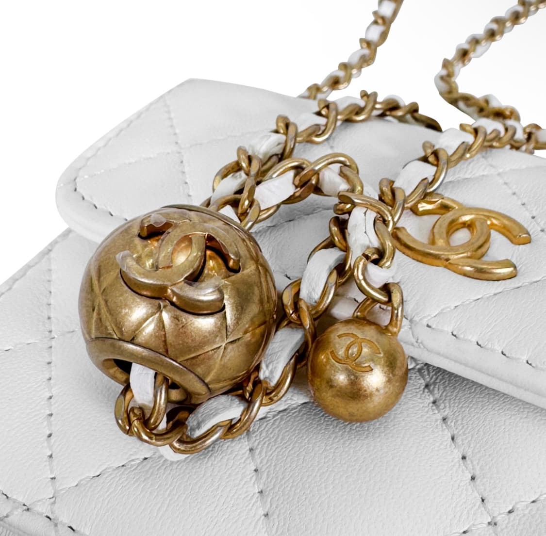 [MINI] 샤넬 골든볼 체인 램스킨 크로스백 미니백 화이트 금장 미니 상품이미지7
