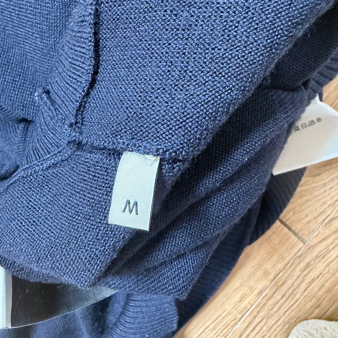 아미 스몰 로고 네이비 울 니트 상품이미지4