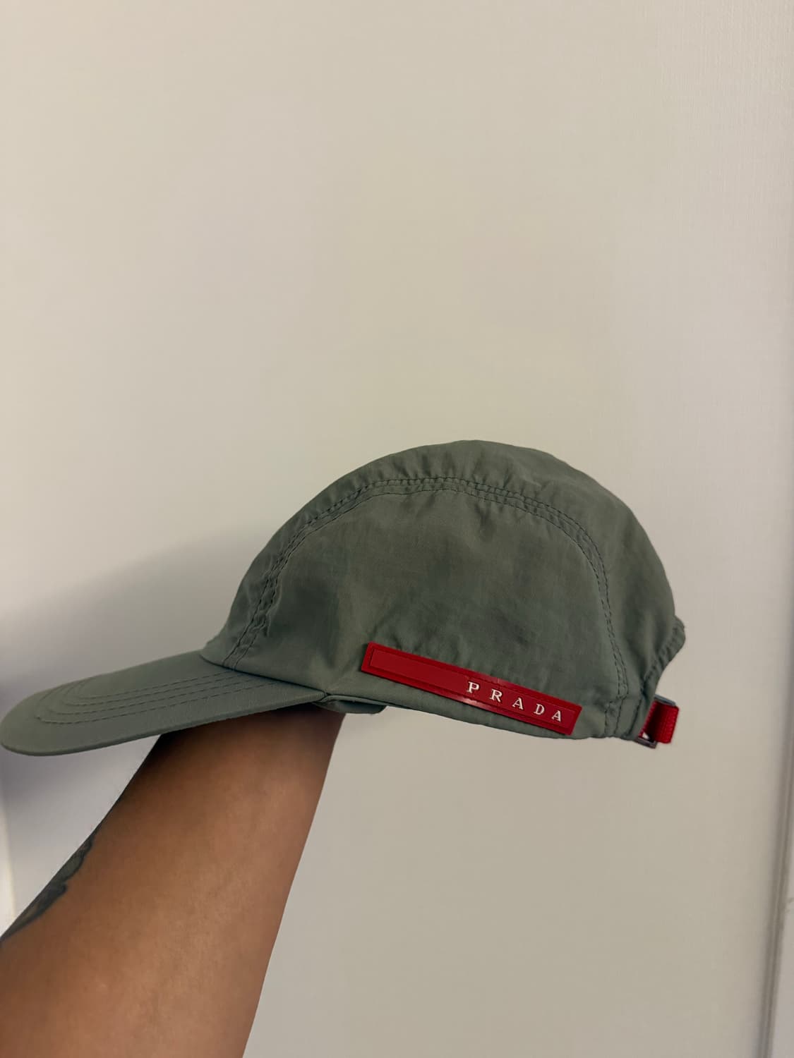 프라다 스포츠 롱빌 캡 prada cap 상품이미지1
