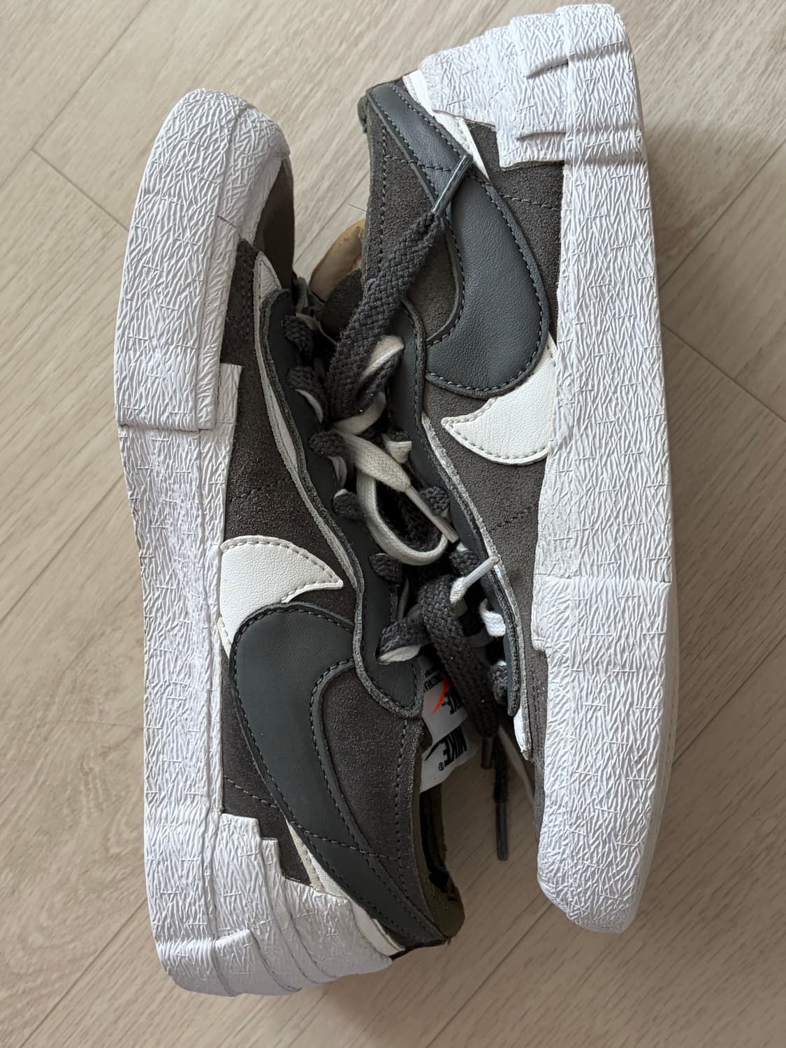 나이키 사카이 Nike Sacai Blazer Low Iron Grey 상품이미지2