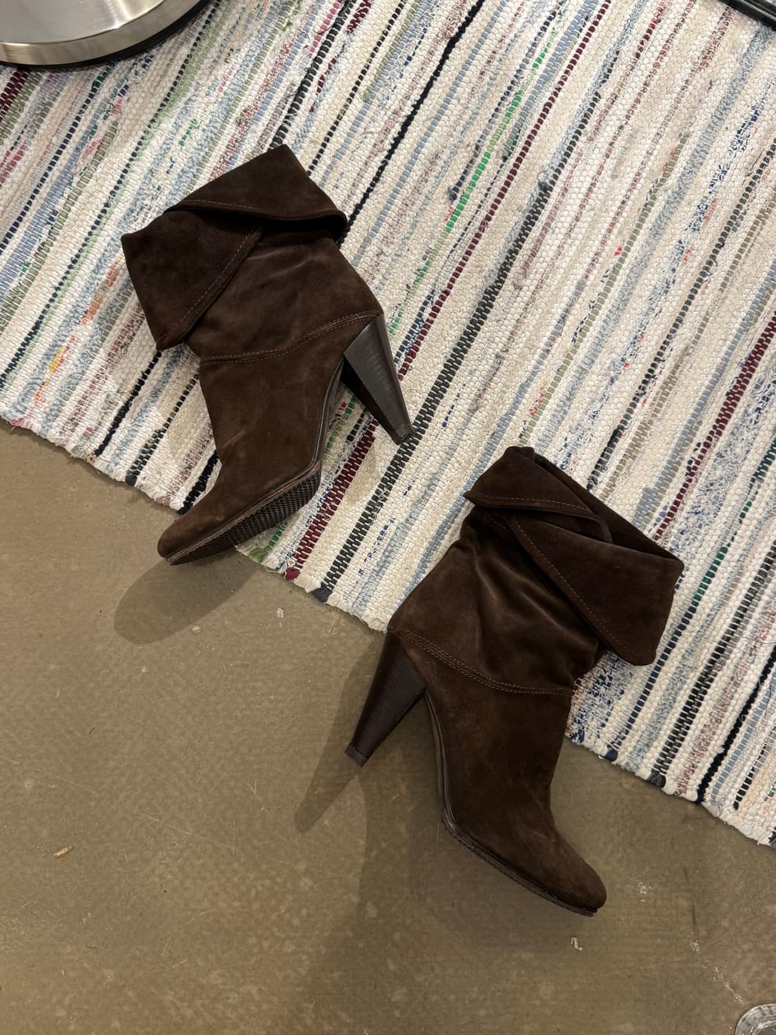다크브라운 스웨이드 부츠힐 상품이미지1