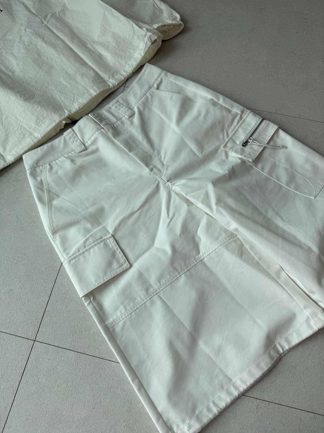 [ONE SIZE,M] 마뗑킴 로고 코팅 자켓 아이보리 + 카고 팬츠 상품이미지5
