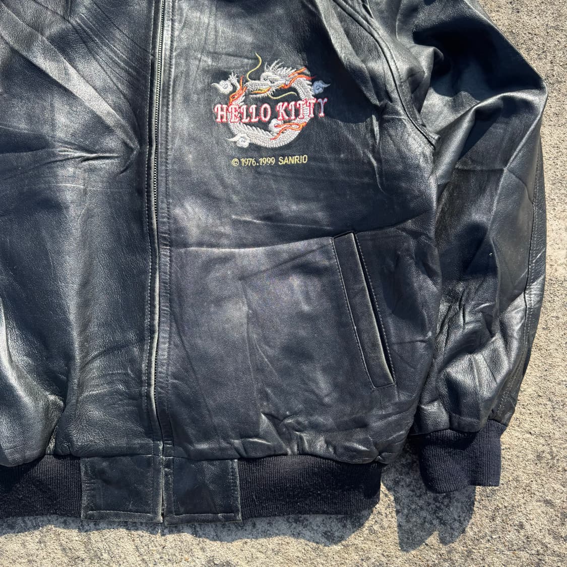 [L] 90s Sanrio 헬로키티 용자수 가죽 레더 자켓 상품이미지5