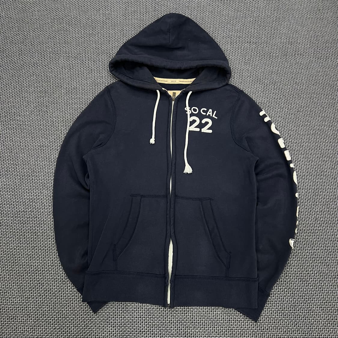 착샷O 홀리스터 네이비 암레터링 후드집업 상품이미지1