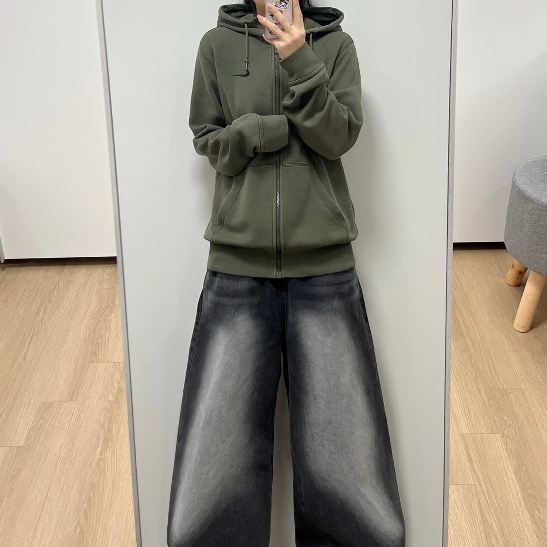 나이키 자수로고 카키 후드집업 상품이미지1