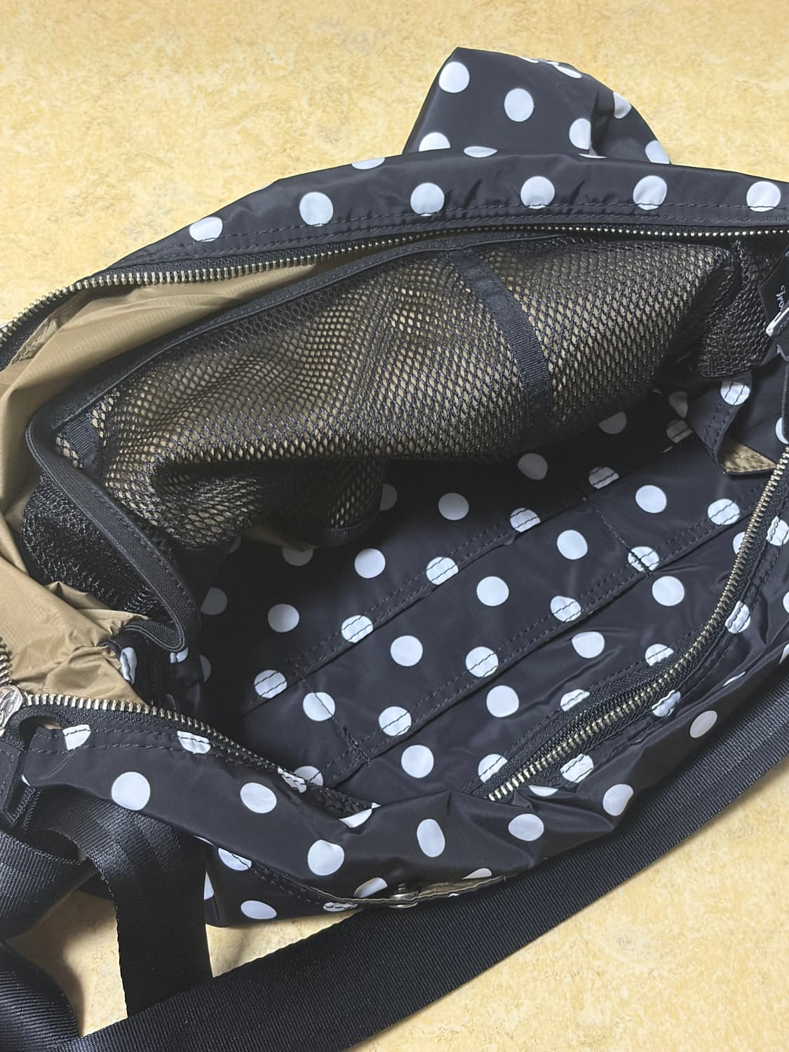 TRVR 티알브이알 폴카 도트 이지 숄더백 상품이미지5
