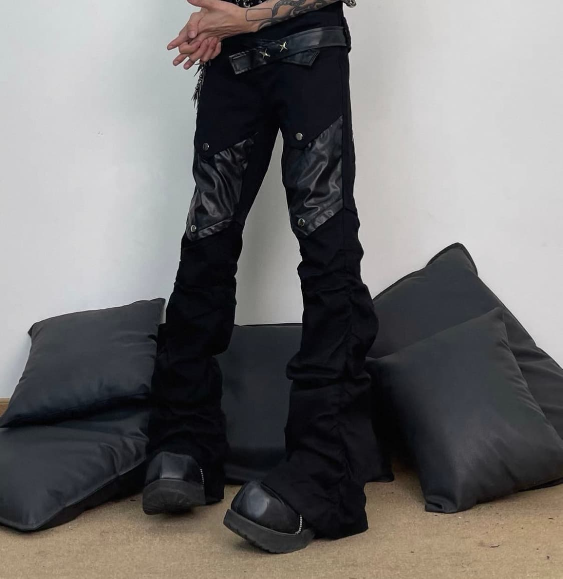 leather patch flared jeans 상품이미지4