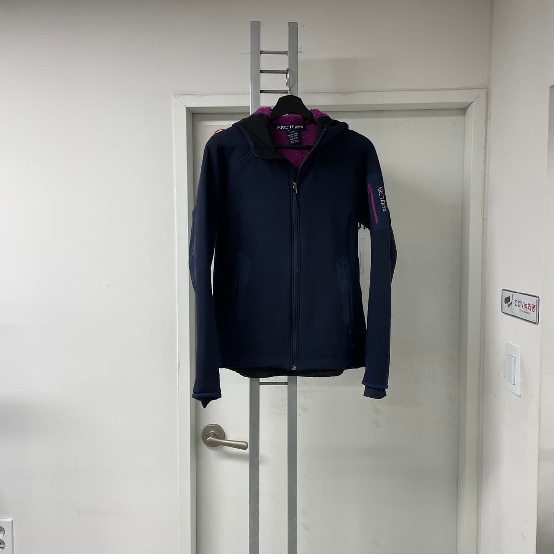 아크테릭스 후드 자켓 M(W) 상품이미지1