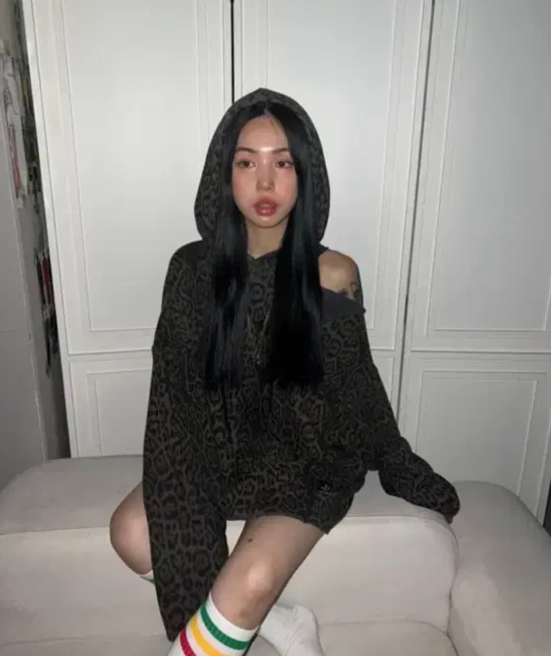 더미스테리어스호텔 레오파드 후드티 상품이미지1