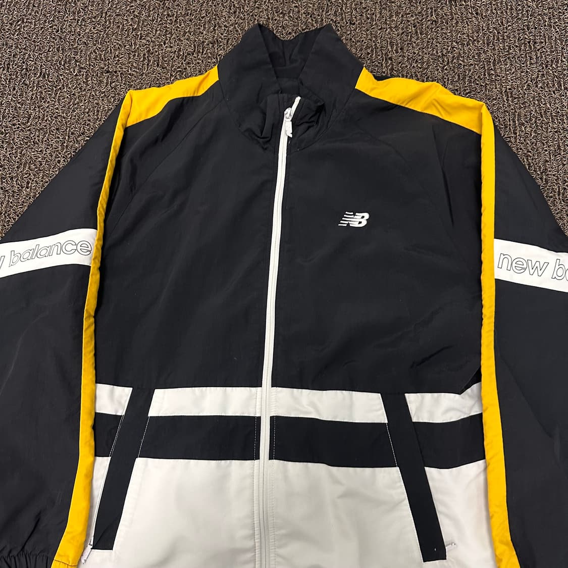 뉴발란스 올드스쿨 바람막이 자켓 105(XL) 상품이미지2