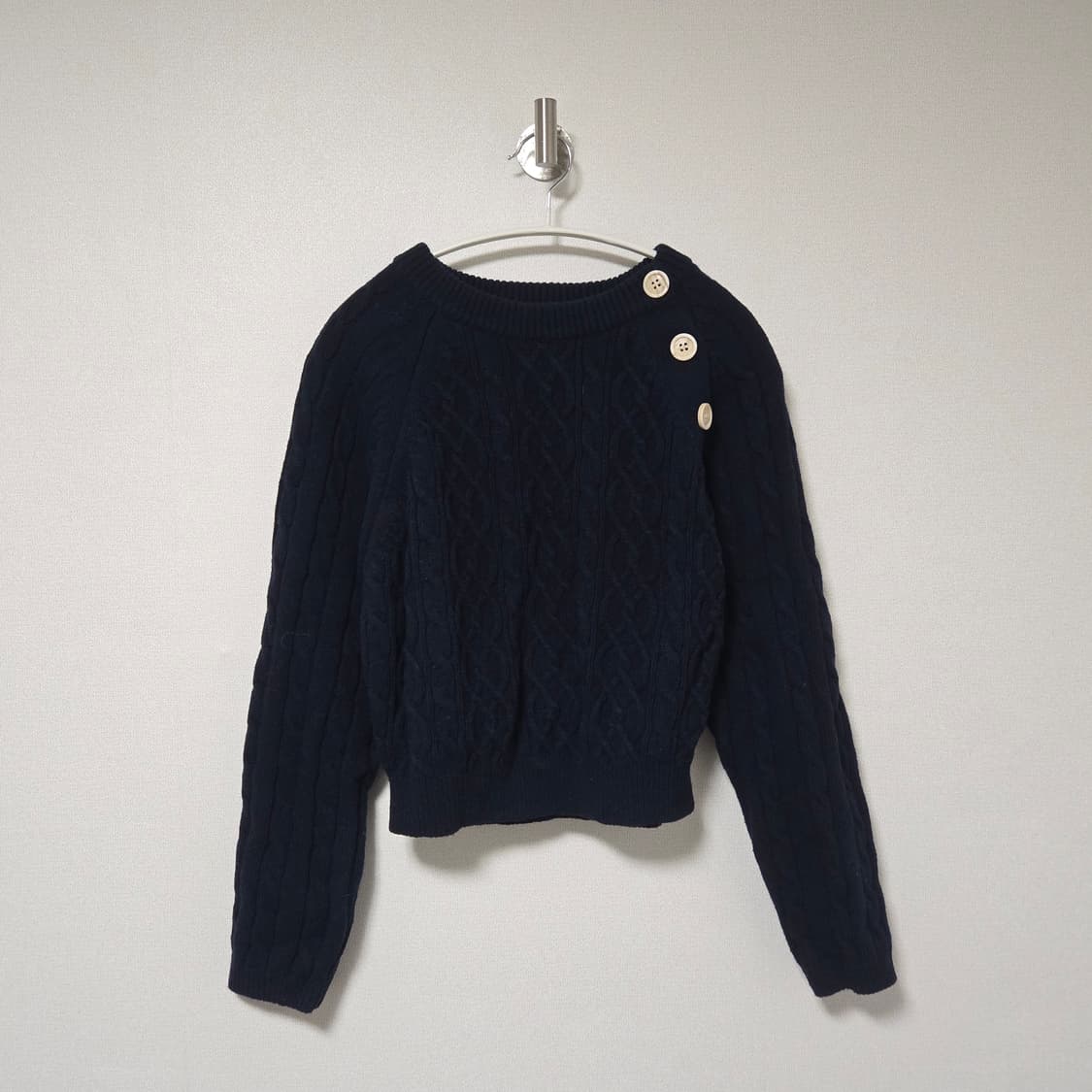 메이비베이비 디어리스트 케이블 크롭 니트 / 여성 니트 / 여자 니트  상품이미지1