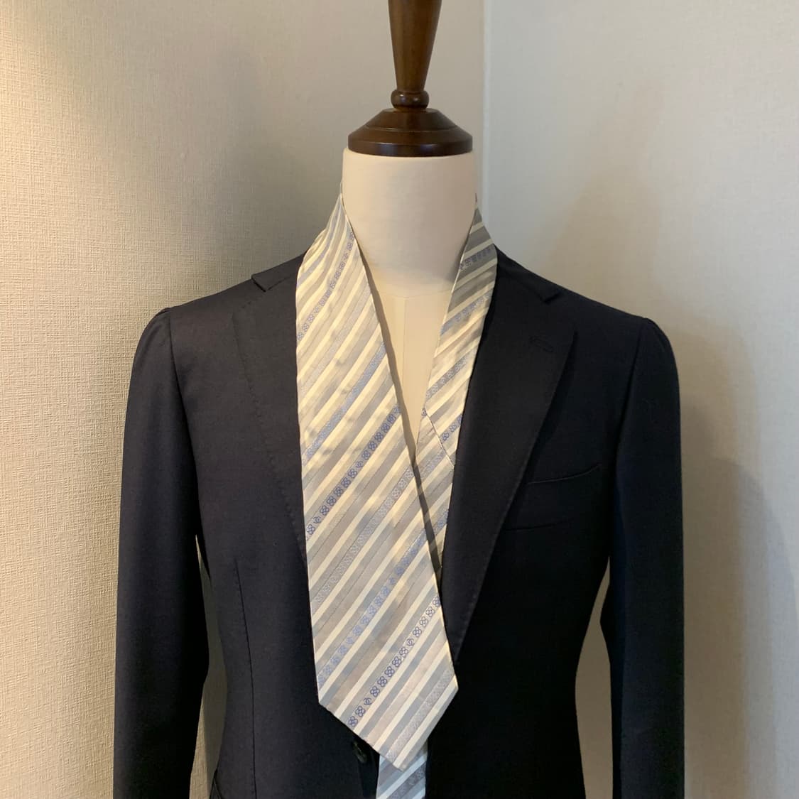 샤넬(CHANEL) 스트라이프 넥타이 명품 A+등급 상품이미지1
