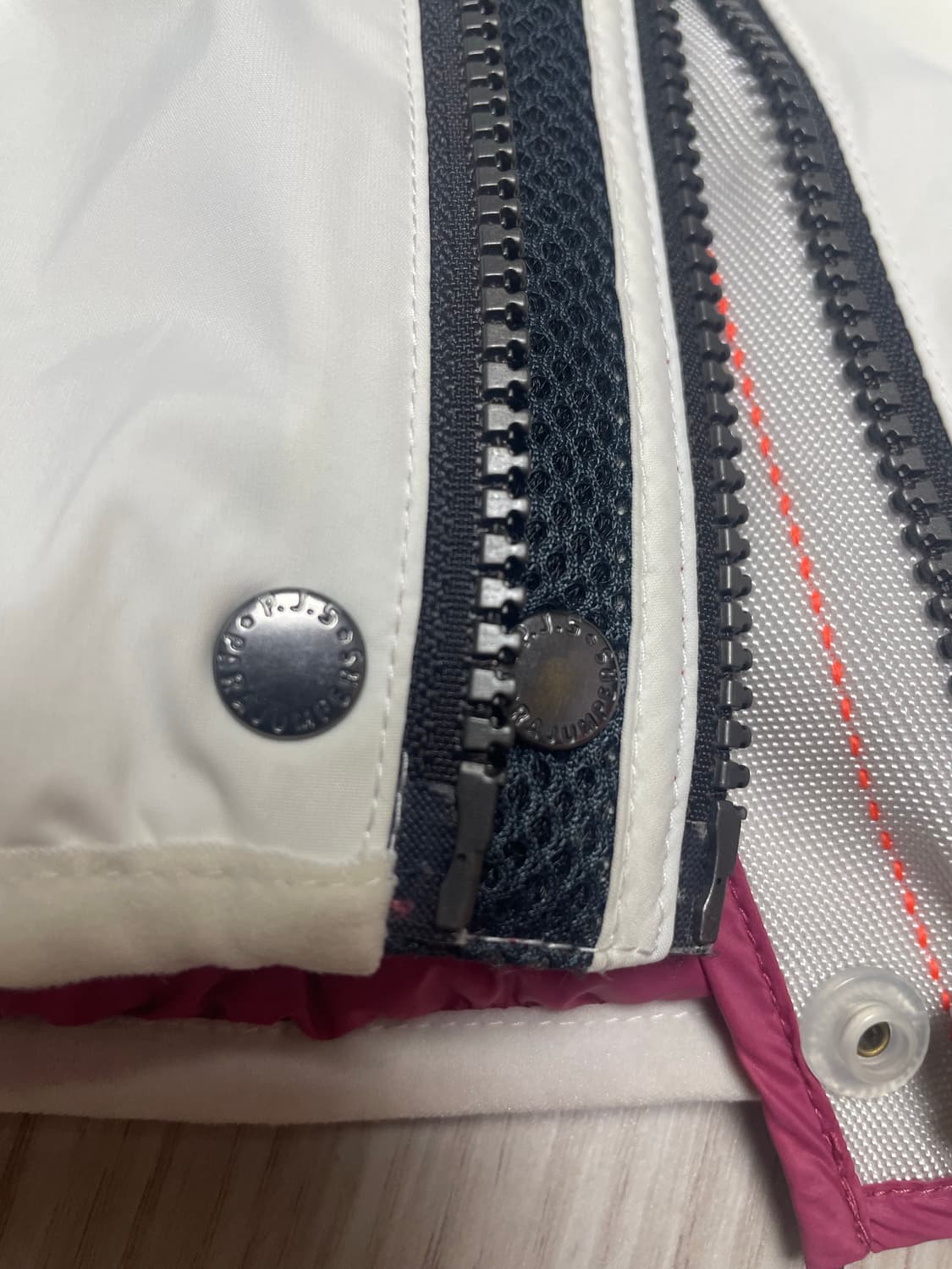 한글택 파라점퍼스 여성 리버시블 경량패딩 M 상품이미지9