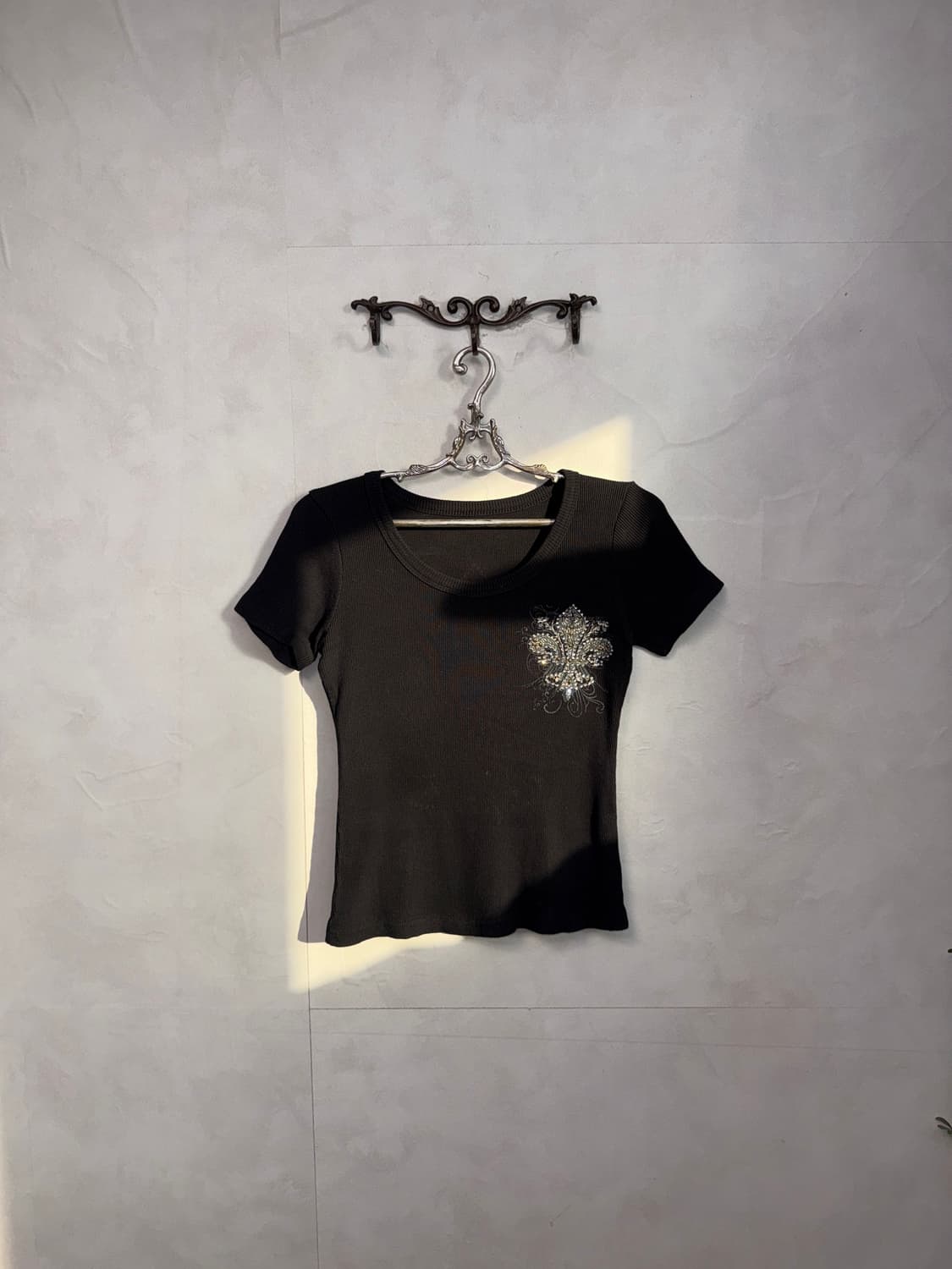 Black bold stud cross half t  상품이미지4
