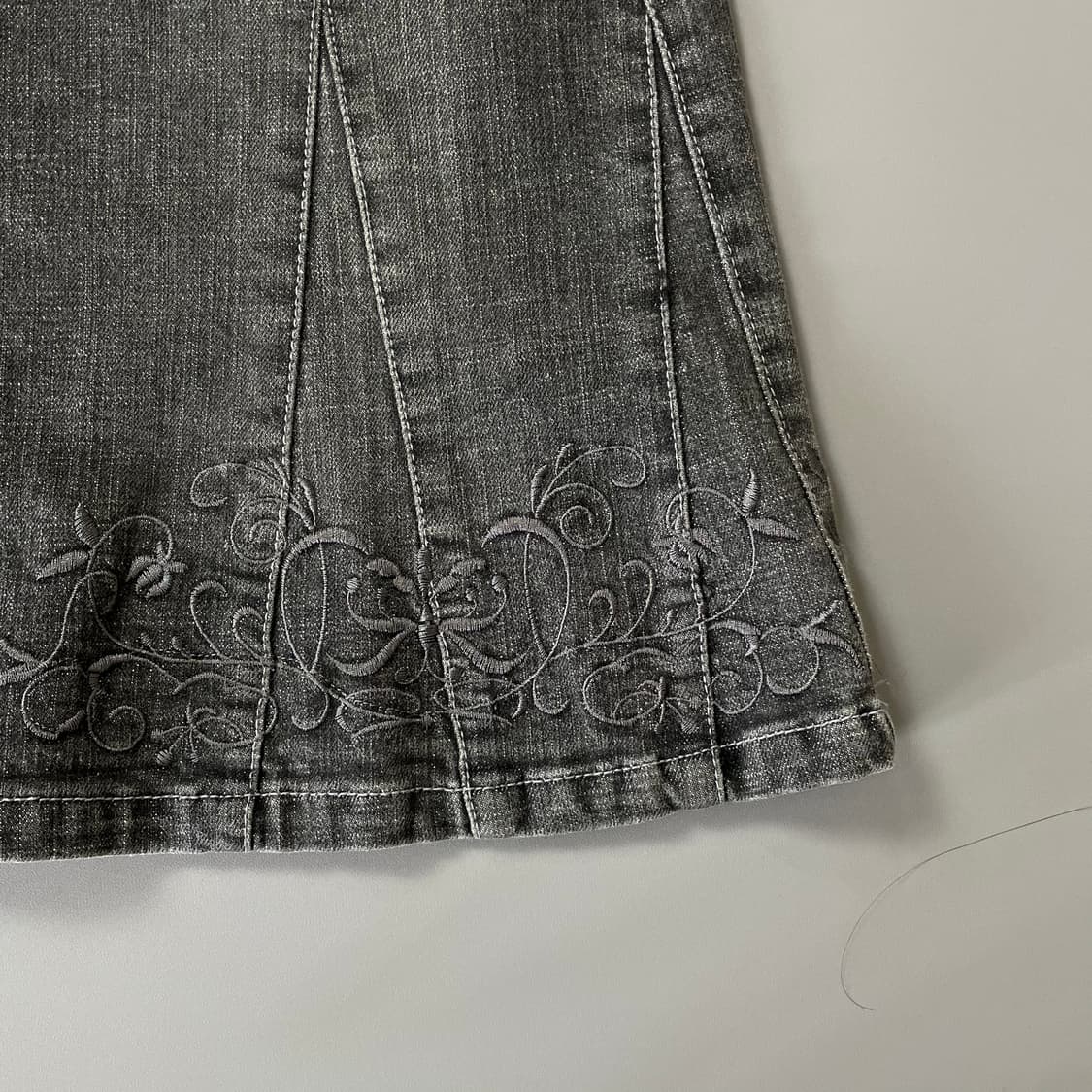 (25) JPN 일본 빈티지 Y2K 미디 플라워자수 흑청스커트 S 상품이미지4