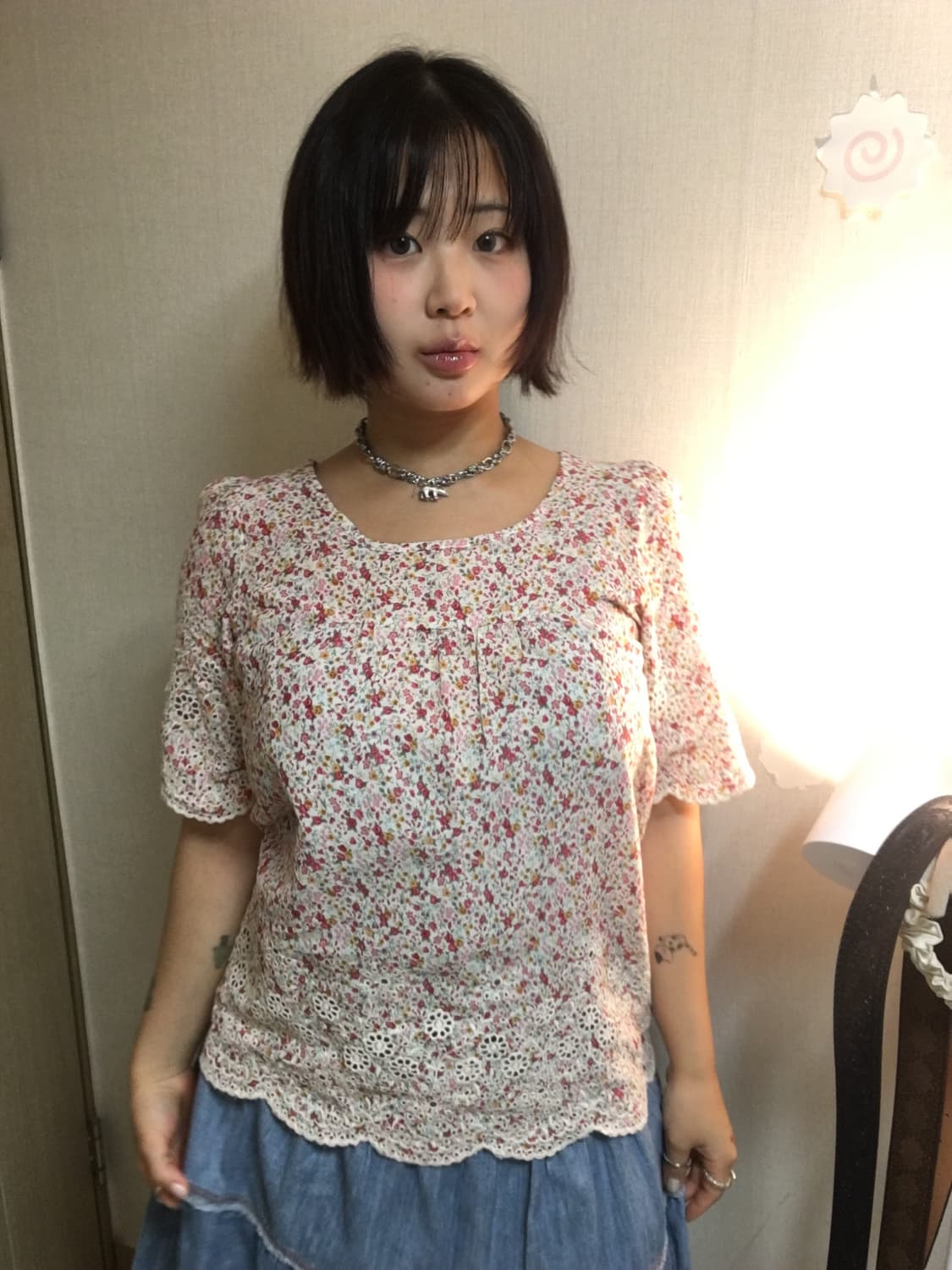 잔꽃 자수 반팔 블라우스 상품이미지1