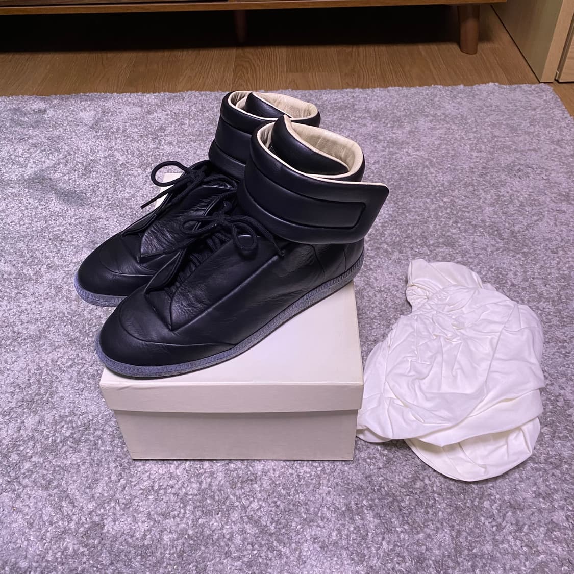 [42] 메종 마르지엘라 퓨쳐 하이 스니커즈 올레더 블랙 상품이미지1