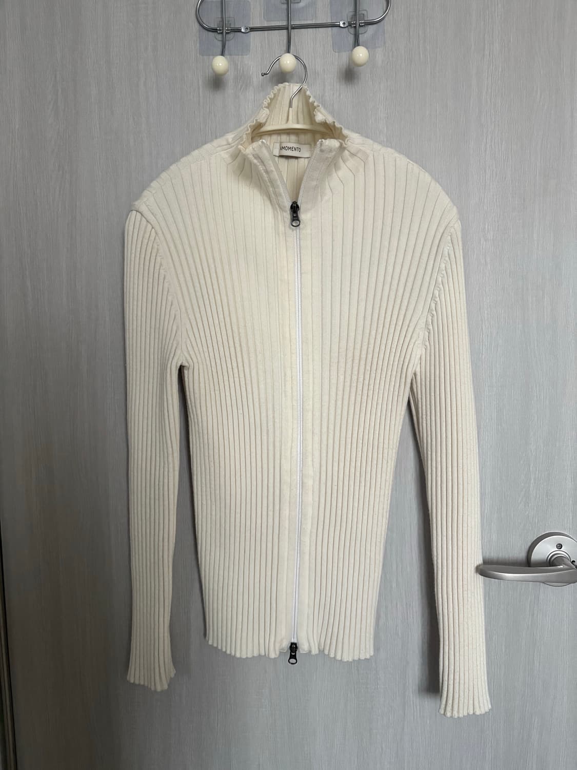 아모멘토 니트집업 상품이미지2