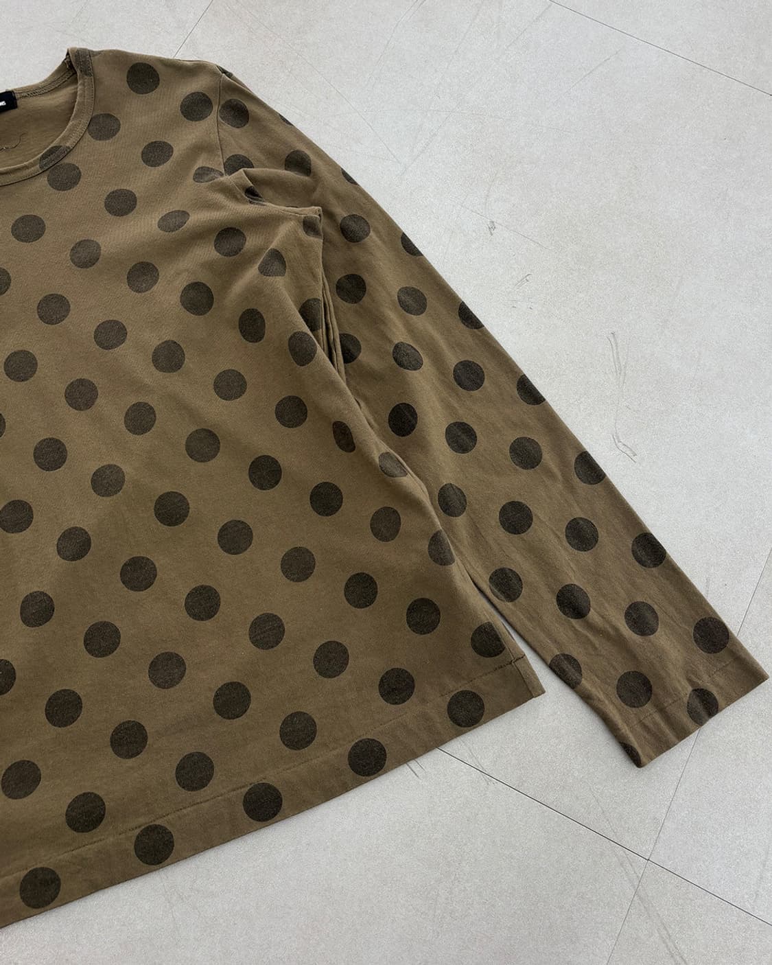 tricot comme des garcons 카키 도트 티셔츠 상품이미지4