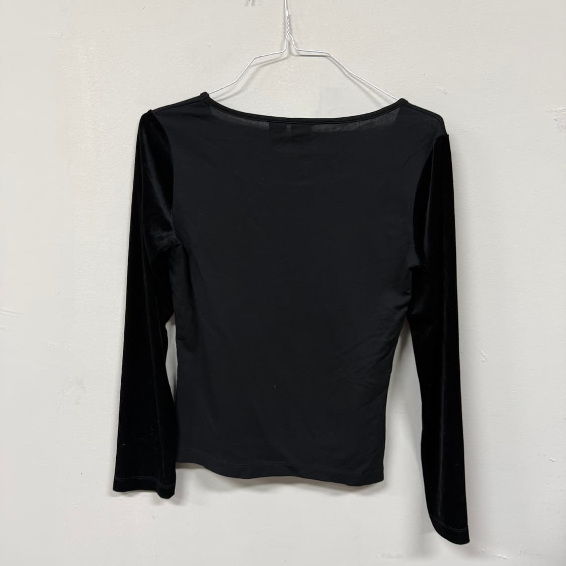 아르마니 벨벳 슬리브 티셔츠 상품이미지2