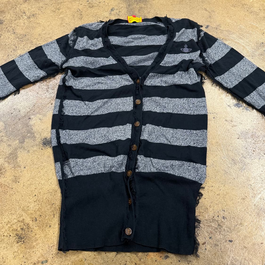 비비안웨스트우드 블랙 그레이 스트라이프 브이넥 가디건  상품이미지3