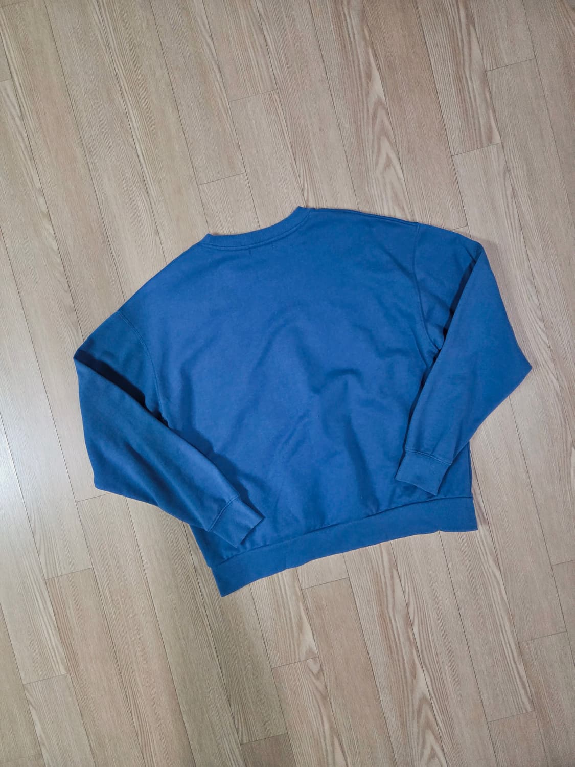 로베 디즈니 콜라보레이션 스카이 블루 맨투맨 상품이미지6