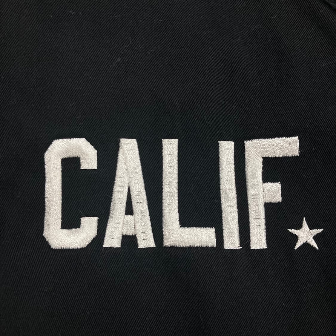 세인트페인 블랙 컬러 성조기 로고 코튼 코치 자켓 상품이미지3