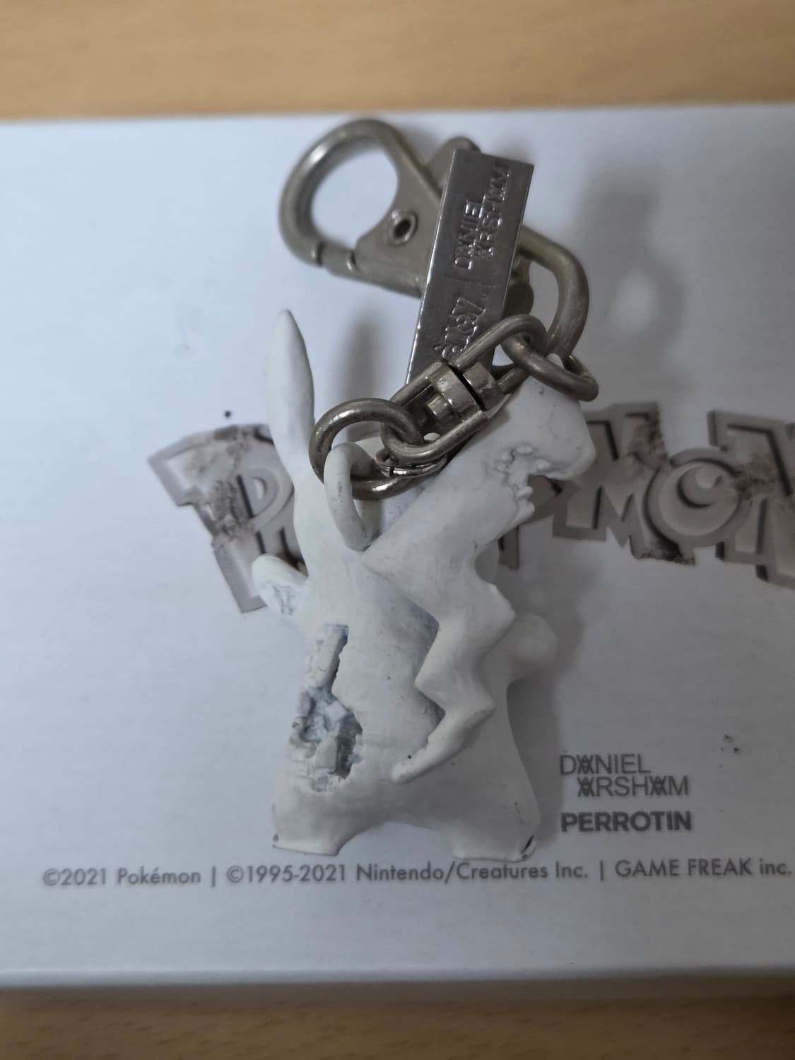 다니엘 아샴 x 포켓몬 x 2G 도쿄 크리스탈라이즈드 피카츄 키체인 상품이미지2