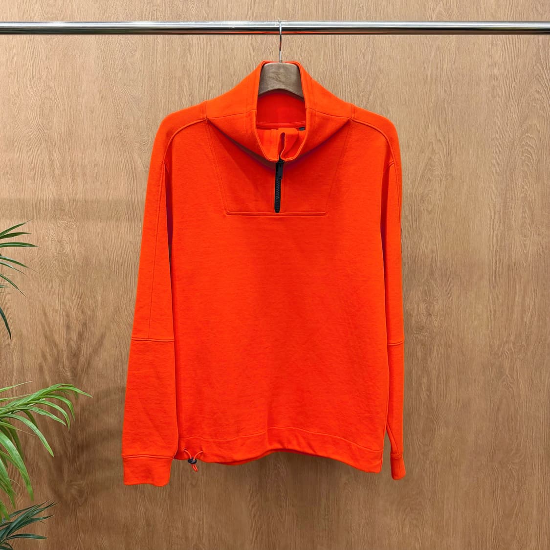 도나카란 뉴욕 하프 집업 스웻 셔츠 스트링 디테일 오렌지 상품이미지1