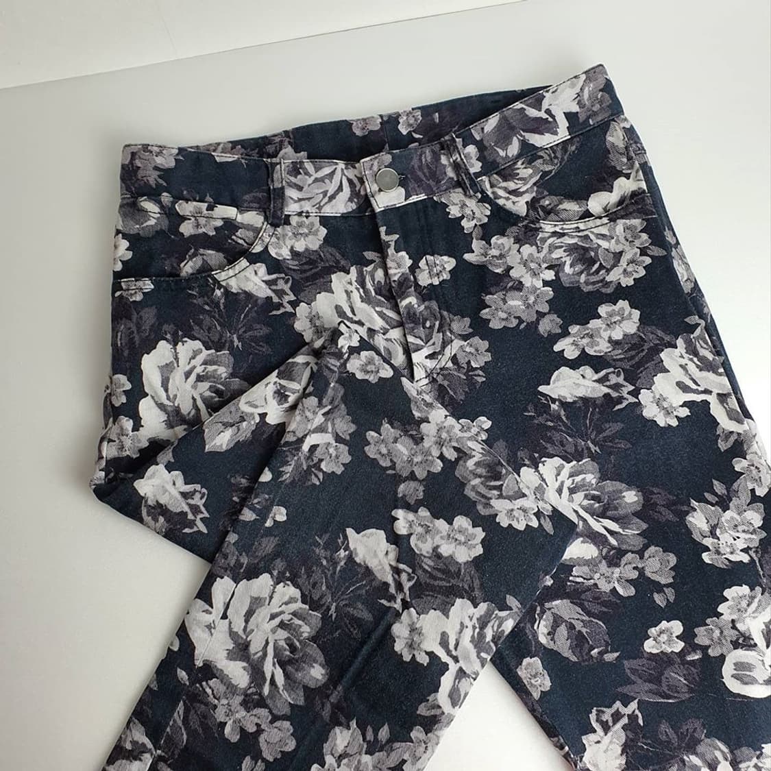 [46] 우영미 그레이쉬 블랙 플라워 데님진 상품이미지3