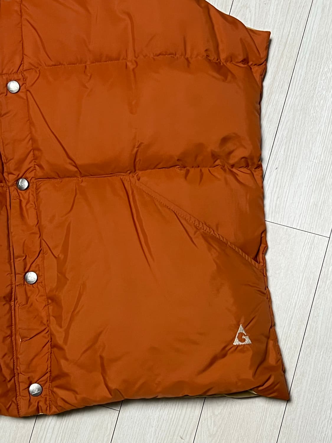 마운틴 이큅먼트 브라운 리버시블패딩베스트 L사이즈추정 상품이미지2