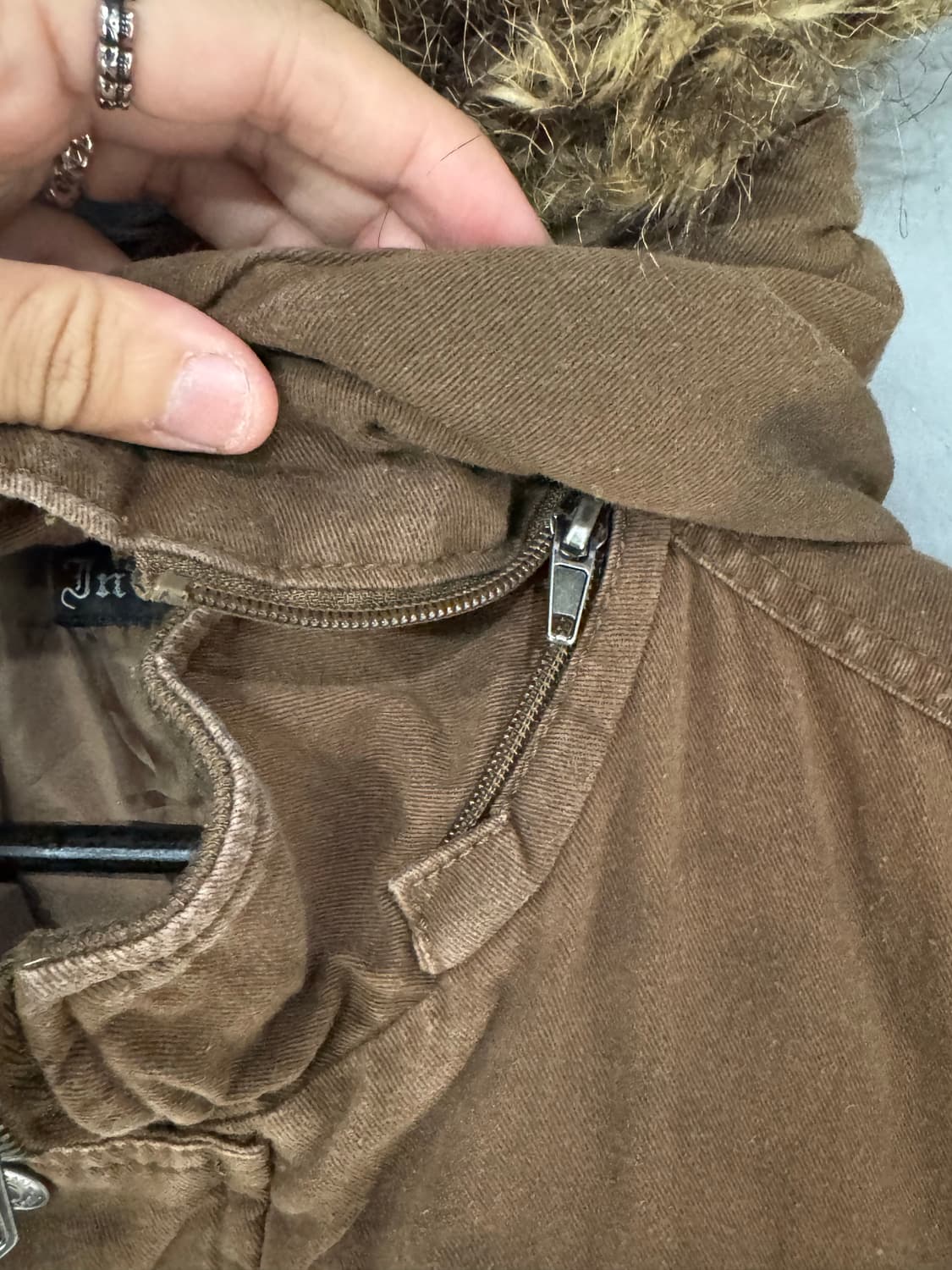 In The Attic 브라운 퍼 후드 자켓 상품이미지6