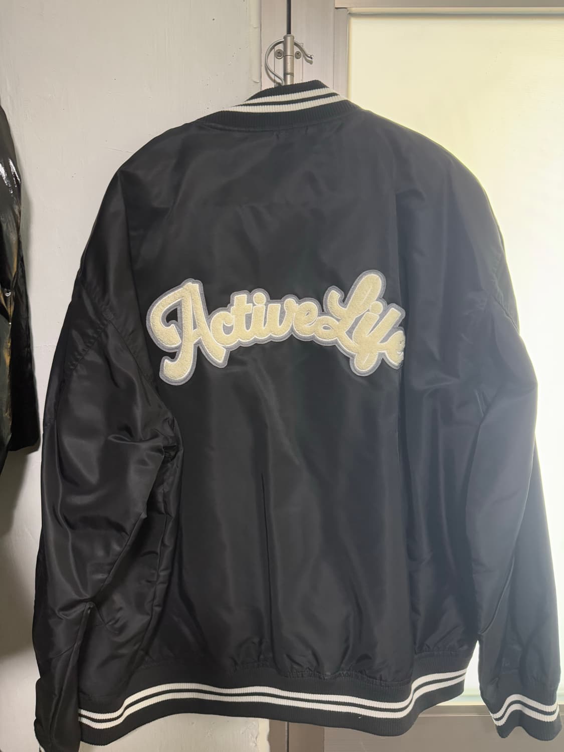 행텐 검정색 야구 점퍼 xl 상품이미지2